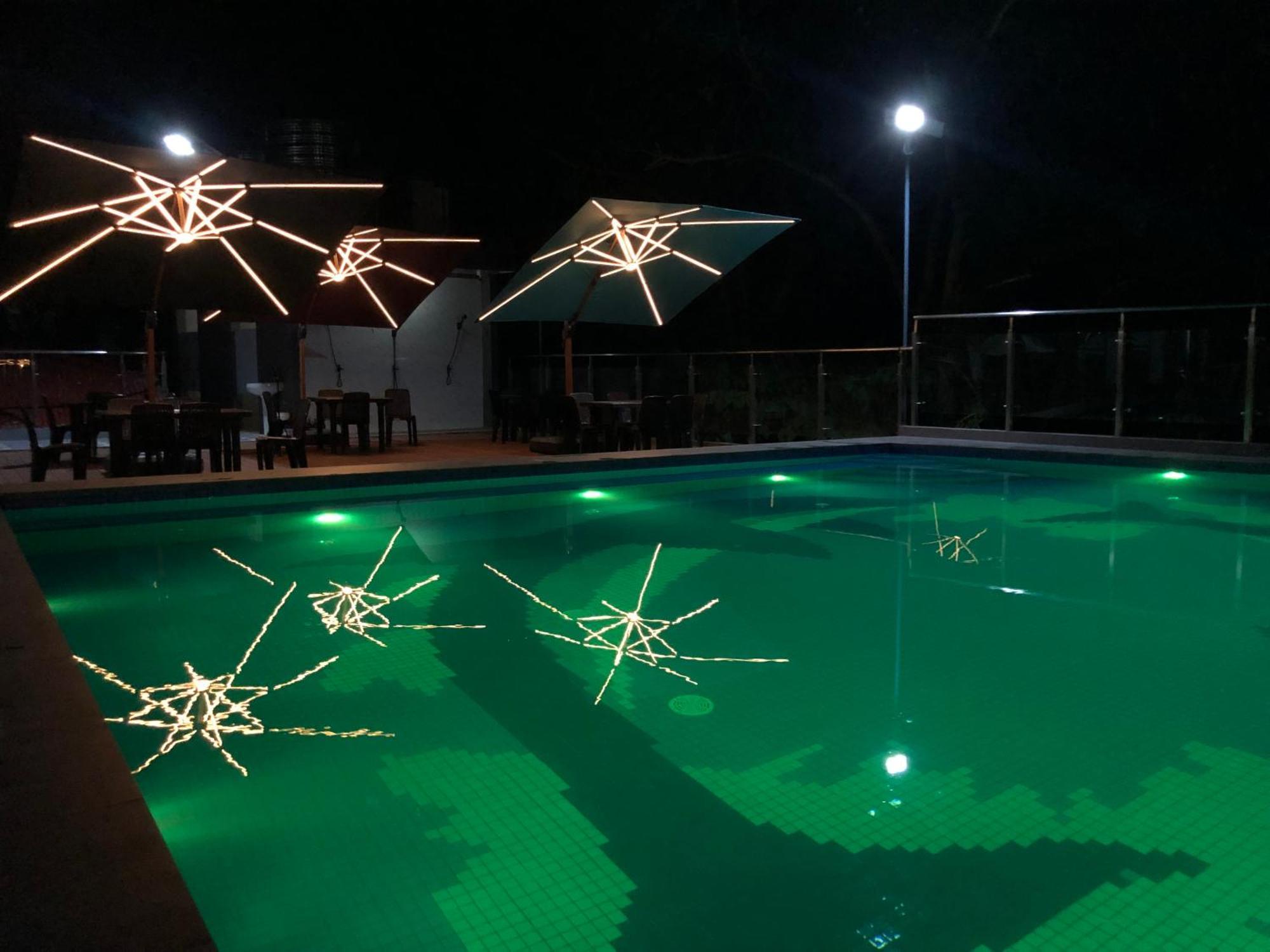 Sky Garden Hotel Coron Esterno foto